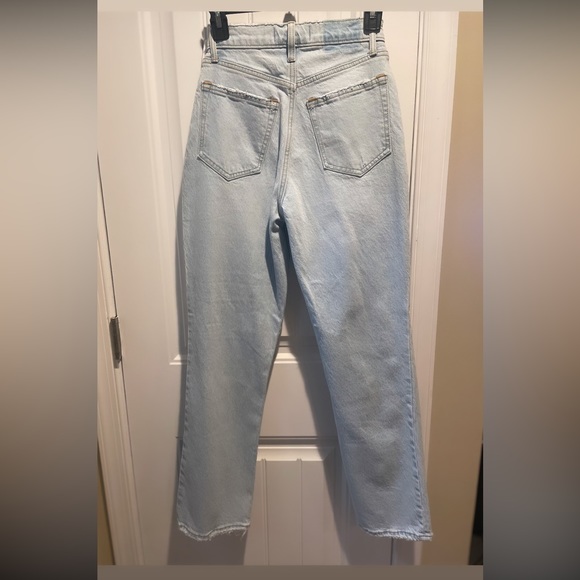 Abercrombie Curve Love Ultra High Rise 90s Straight Jean - Picture 11 of 12
